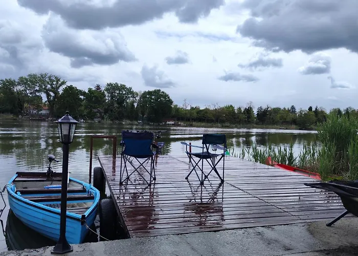 Dunaparti Vendeghaz Рацкеве